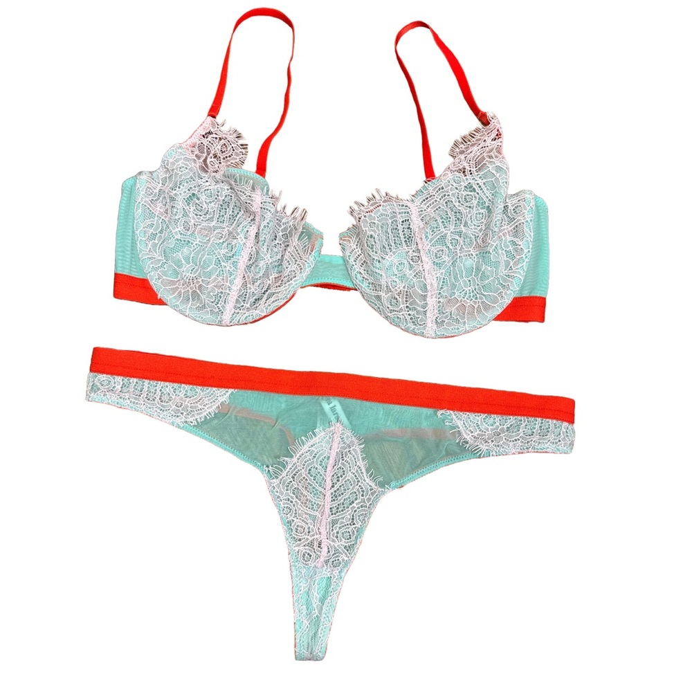 NWOTS Dora Larsen Lace Bra & Thong Set - Size 34D / Small (6)